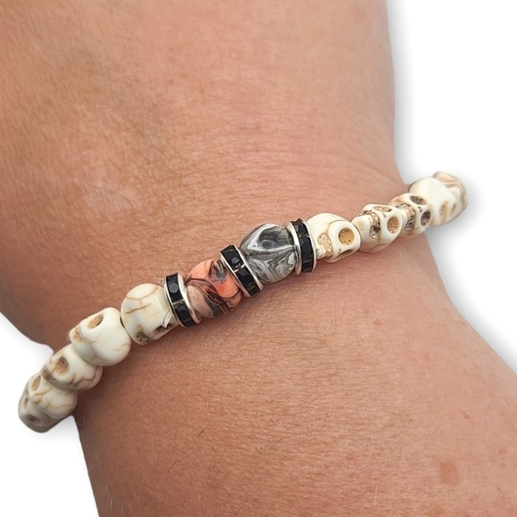 Handcrafted Set Of Stretchy Skull Bracelet & Earrings - Picture 3 of 13